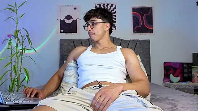 LatinReall online show from November 10, 2025, 11:32 pm