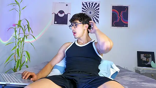 LatinReall online show from October 16, 2025, 12:30 am