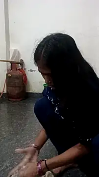 Guriya0076 online show from November 3, 2025, 12:09 pm