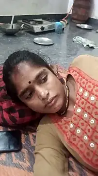 Guriya0076 online show from October 13, 2025, 4:19 pm