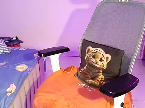 Snapshot of Haseen_Dilruba chatting on March 2, 2026, 6:15 pm Haseen Dilruba online show from March 2, 2026, 6:15 pm