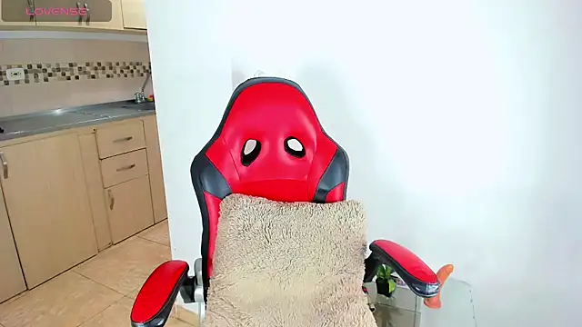 alexandra cute online show from November 12, 2025, 1:04 pm