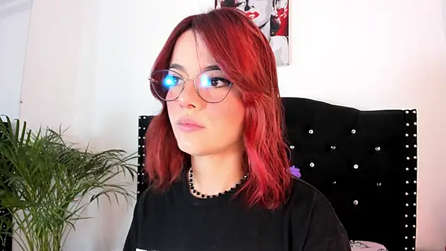 Snapshot of abby_jones2 chatting on April 14, 2026, 3:00 am abby jones2 online show from April 14, 2026, 3:00 am