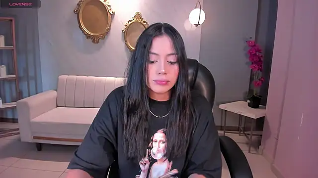 AmbarJames  online show from November 19, 2025, 11:54 am