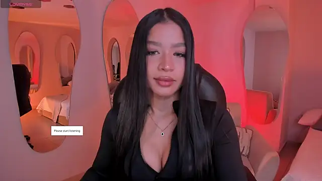 Snapshot of SophieHouston_ chatting on May 9, 2026, 2:37 am SophieHouston online show from May 9, 2026, 2:37 am
