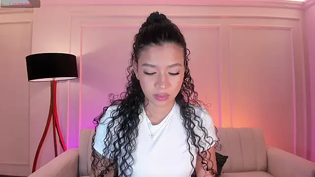 SophieHouston  online show from September 12, 2025, 4:12 am