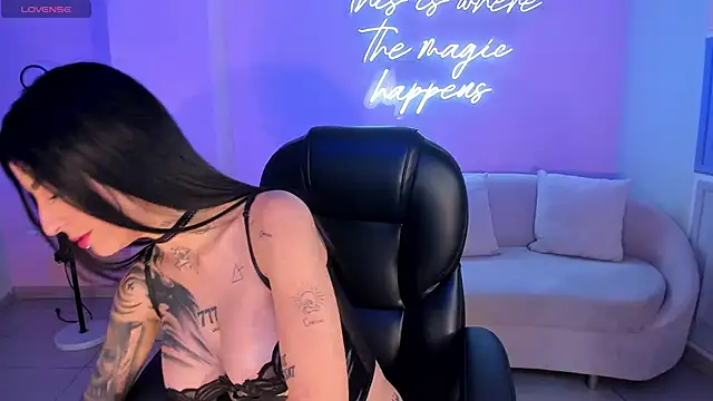 MilaLawrence online show from October 18, 2025, 11:12 am