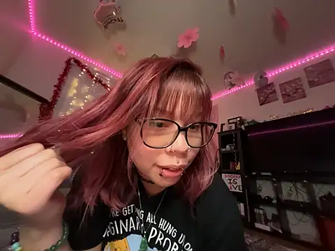 moan4mona online show from March 5, 2026, 1:13 am