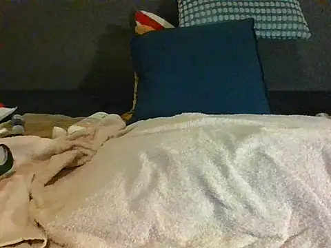 Snapshot of blue-moon23 chatting on October 17, 2025, 4:42 pm blue-moon23 online show from October 17, 2025, 4:42 pm