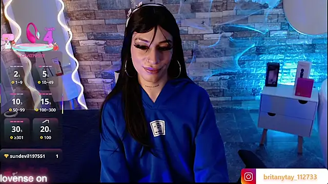 boyfox tay online show from October 27, 2025, 4:02 am