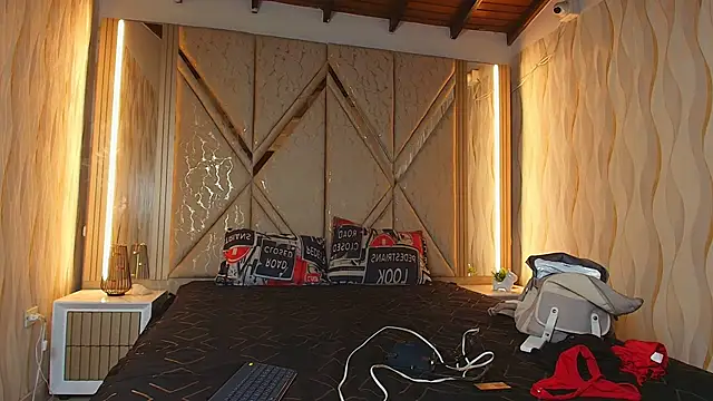 Hotcouple 222 online show from March 31, 2026, 7:21 am