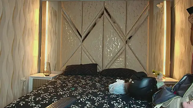 Hotcouple 222 online show from January 13, 2026, 7:23 am