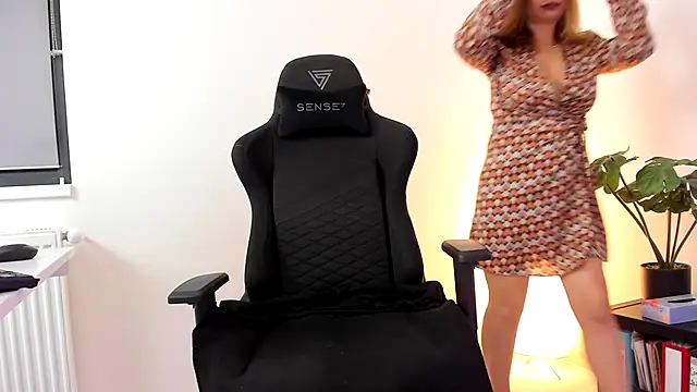 Victoria Vergara online show from October 30, 2025, 4:33 am