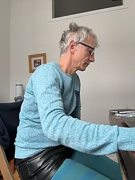 SexyLeon8 online show from February 11, 2026, 3:23 pm