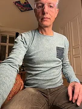 Snapshot of SexyLeon8 chatting on November 17, 2025, 9:52 pm SexyLeon8 online show from November 17, 2025, 9:52 pm