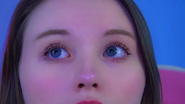 KeiraAsti online show from February 17, 2026, 6:05 pm