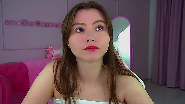 Snapshot of KeiraAsti chatting on September 24, 2025, 8:04 pm KeiraAsti online show from September 24, 2025, 8:04 pm