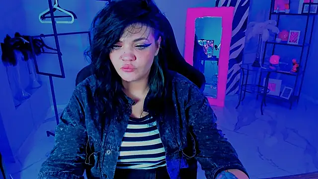 MaryHarrys online show from October 21, 2025, 8:19 pm