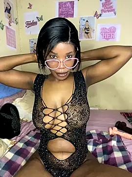 Snapshot of Caramel_Mellow chatting on September 24, 2025, 8:04 pm Caramel Mellow online show from September 24, 2025, 8:04 pm