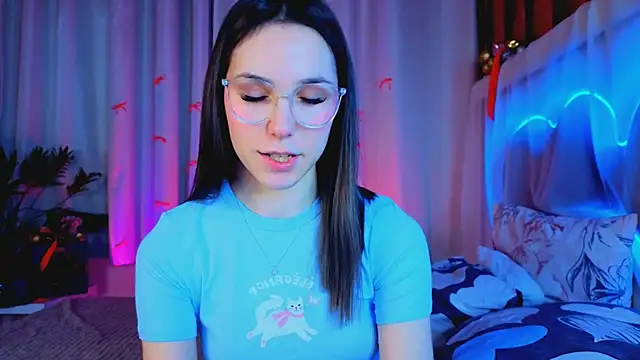 -CindyLou online show from January 13, 2026, 5:33 am