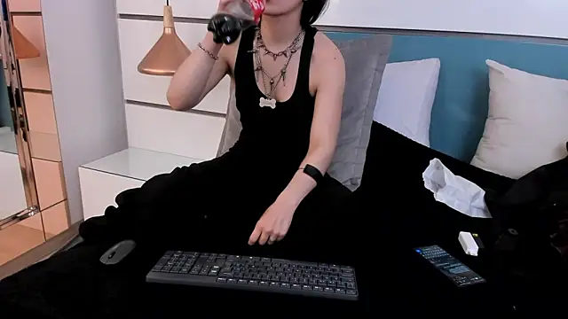 Snapshot of Ashkoreh chatting on November 26, 2025, 5:57 pm Ashkoreh online show from November 26, 2025, 5:57 pm