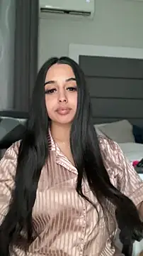 LilMisIndianx online show from April 24, 2026, 7:54 am