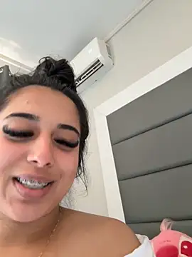 Snapshot of LilMisIndianx chatting on February 11, 2026, 10:37 am LilMisIndianx online show from February 11, 2026, 10:37 am