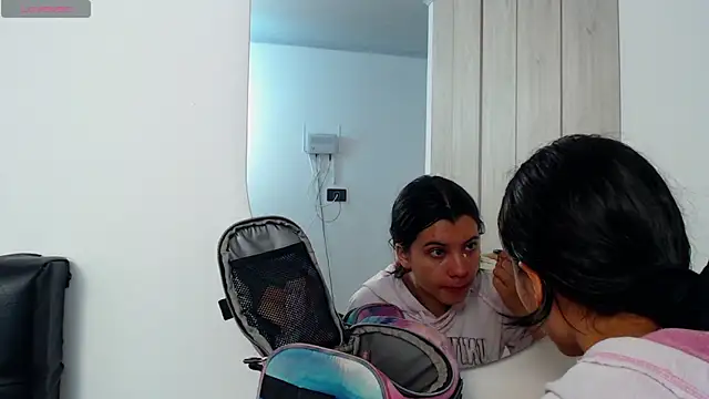 Snapshot of pinky_f00x chatting on November 14, 2025, 7:17 pm pinky f00x online show from November 14, 2025, 7:17 pm