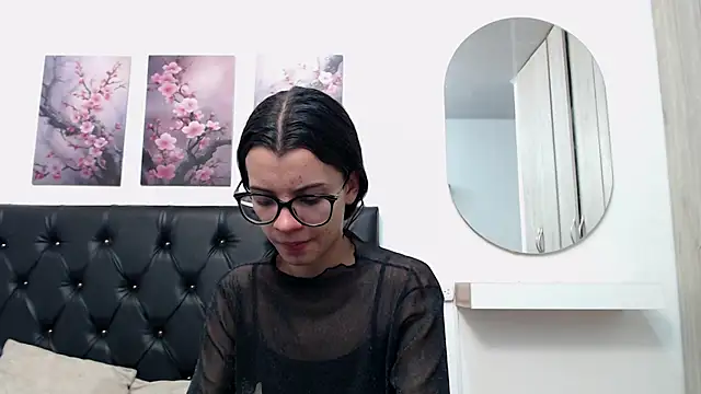 pinky f00x online show from April 23, 2026, 7:15 pm