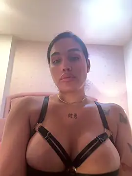 Bella  Wood online show from February 21, 2026, 8:55 pm