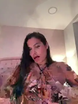 Snapshot of Bella__Wood chatting on April 12, 2026, 8:56 pm Bella Wood online show from April 12, 2026, 8:56 pm