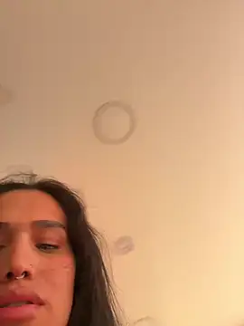 Snapshot of Bella__Wood chatting on March 31, 2026, 9:50 pm Bella Wood online show from March 31, 2026, 9:50 pm