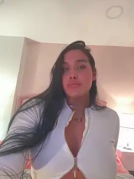 Bella  Wood online show from May 30, 2026, 12:39 am