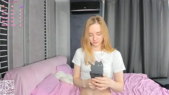 Snapshot of ElvinaRose chatting on October 24, 2025, 3:38 am ElvinaRose online show from October 24, 2025, 3:38 am