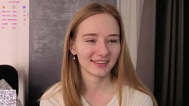 Snapshot of ElvinaRose chatting on November 20, 2025, 2:12 am ElvinaRose online show from November 20, 2025, 2:12 am