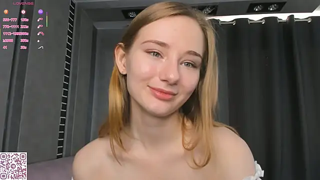 Snapshot of ElvinaRose chatting on October 13, 2025, 3:41 am ElvinaRose online show from October 13, 2025, 3:41 am