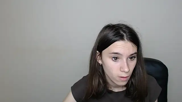 Snapshot of RosaRay_ chatting on September 10, 2025, 6:45 am RosaRay online show from September 10, 2025, 6:45 am