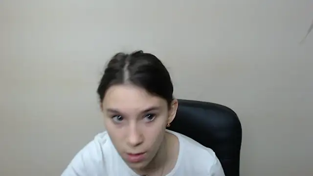 Snapshot of RosaRay_ chatting on September 19, 2025, 6:50 am RosaRay online show from September 19, 2025, 6:50 am