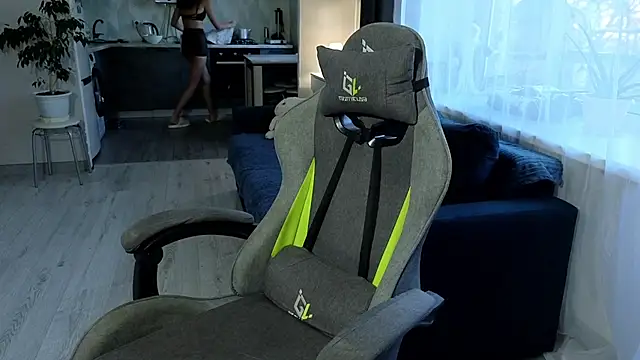 Snapshot of BelleWild chatting on October 30, 2025, 4:22 am BelleWild online show from October 30, 2025, 4:22 am