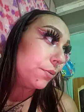 luizaguineto online show from April 15, 2026, 7:29 pm