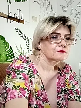 Snapshot of Catty_Lady chatting on May 24, 2026, 7:47 pm Catty Lady online show from May 24, 2026, 7:47 pm