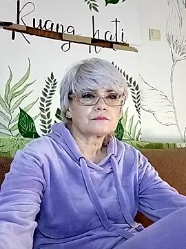 Catty Lady online show from February 3, 2026, 7:30 pm