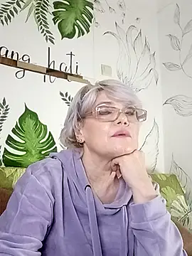 Catty Lady online show from February 9, 2026, 8:40 pm