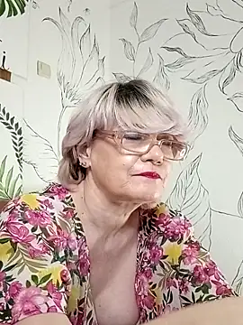 Snapshot of Catty_Lady chatting on May 13, 2026, 7:10 pm Catty Lady online show from May 13, 2026, 7:10 pm