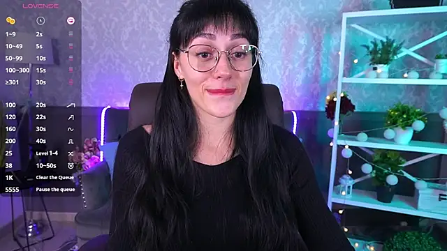 EviLune online show from October 23, 2025, 6:12 am