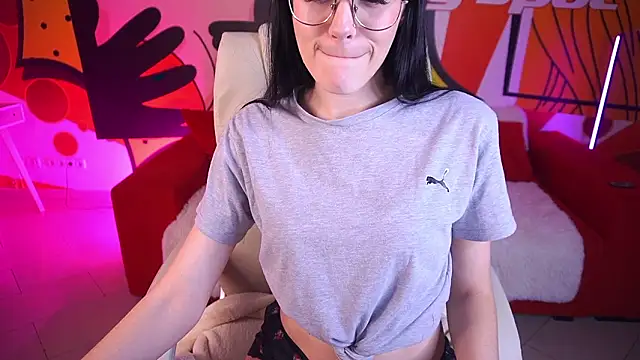 EviLune online show from March 8, 2026, 2:04 am