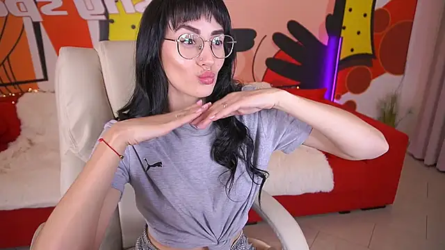 EviLune online show from October 27, 2025, 9:16 pm