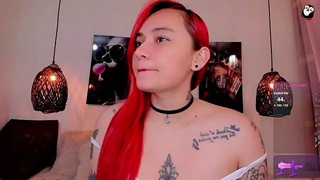 Snapshot of luna_lobooo chatting on October 22, 2025, 5:12 pm luna lobooo online show from October 22, 2025, 5:12 pm