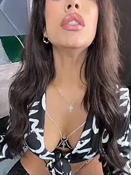 Snapshot of OneInAMillionXXX chatting on January 14, 2026, 9:18 pm OneInAMillionXXX online show from January 14, 2026, 9:18 pm