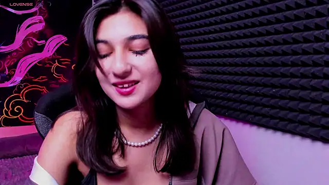 Snapshot of Elfy_Rare_ chatting on November 22, 2025, 8:18 pm Elfy Rare online show from November 22, 2025, 8:18 pm